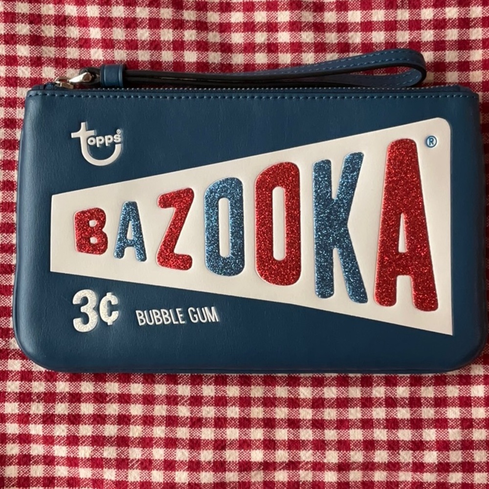 🍬 COACH BAZOOKA WRISTLET 🍬WITH BUBBLEGUM 🍬 - Picture 9 of 16